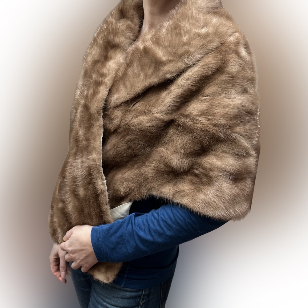 CANADA Majestic MINK Fur Stole by YORK FURS Toronto - Palomino Light Beige.